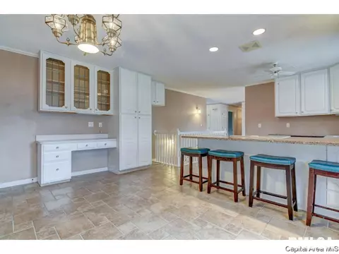 1300 Merion Dr, Springfield, IL 62704 photo 9