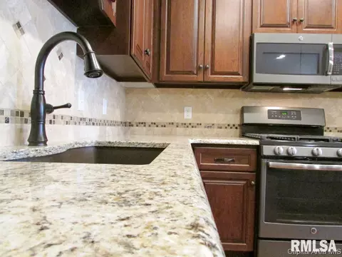 3955 Cornerstone Cir, Springfield, IL 62711 photo 11