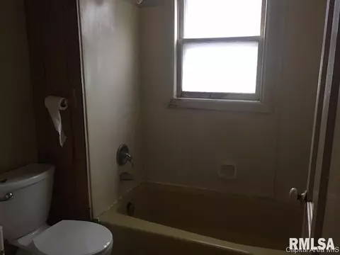 1021 N 5th St, Springfield, IL 62702 photo 13
