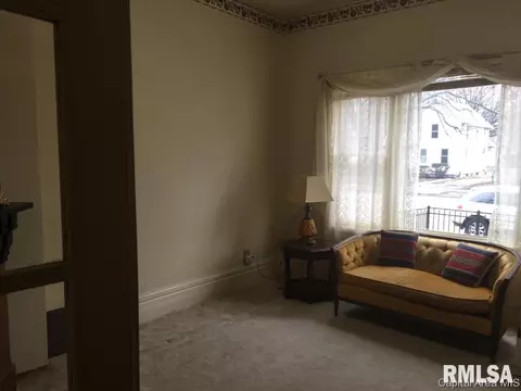 1021 N 5th St, Springfield, IL 62702 photo 3