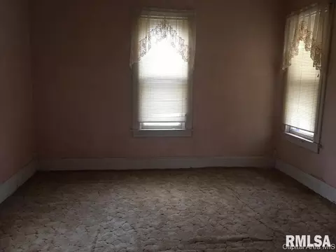 1021 N 5th St, Springfield, IL 62702 photo 11