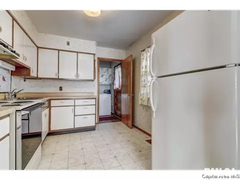 1241 Mossman Ave, Springfield, IL 62702 photo 9