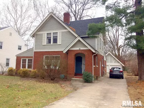 1937 Bates Ave, Springfield, IL 62704 photo 2