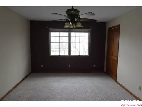 1716 Hunter Ridge Dr, Springfield, IL 62704 photo 17