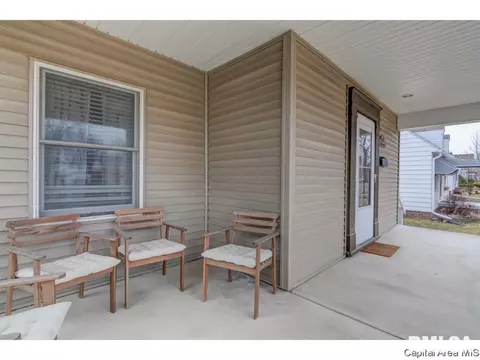 2144 N 6th St, Springfield, IL 62702 photo 4