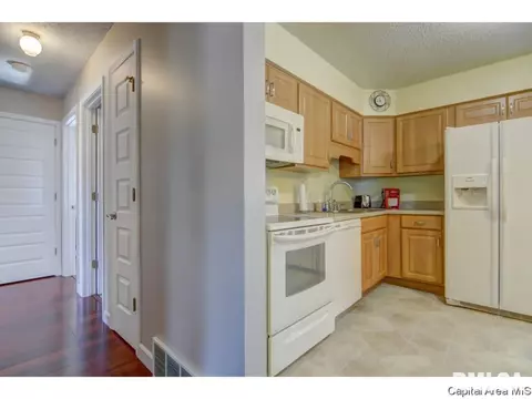3008 Somerton Rd, Springfield, IL 62702 photo 11