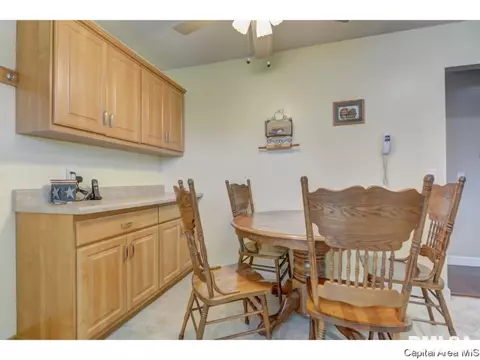 3008 Somerton Rd, Springfield, IL 62702 photo 7