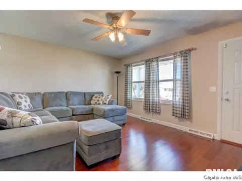 3008 Somerton Rd, Springfield, IL 62702 photo 4