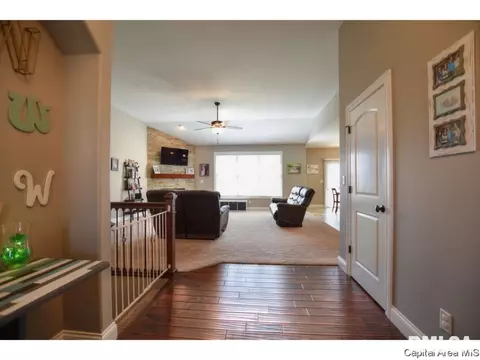 4804 Greenbriar Dr, Springfield, IL 62711 photo 3