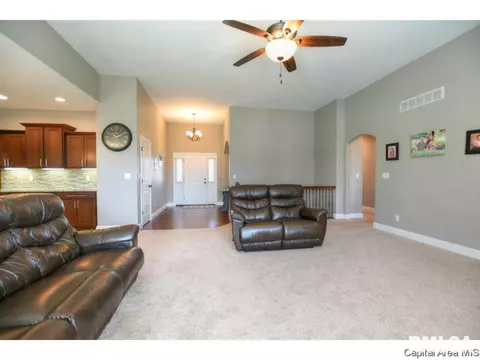 4804 Greenbriar Dr, Springfield, IL 62711 photo 4
