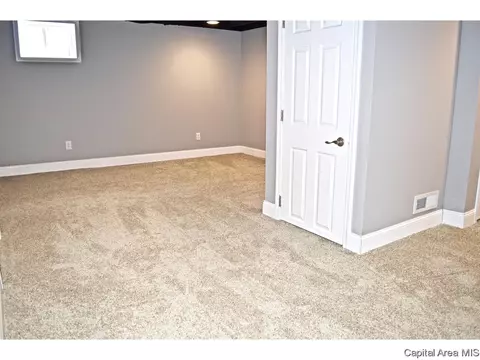 2137 Holmes, Springfield, IL 62704 photo 18