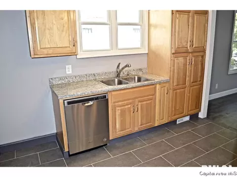 2137 Holmes, Springfield, IL 62704 photo 14