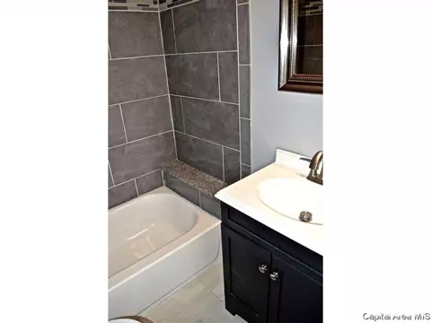 2137 Holmes, Springfield, IL 62704 photo 8