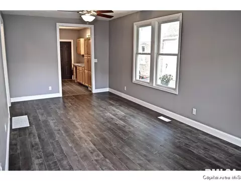 2137 Holmes, Springfield, IL 62704 photo 4