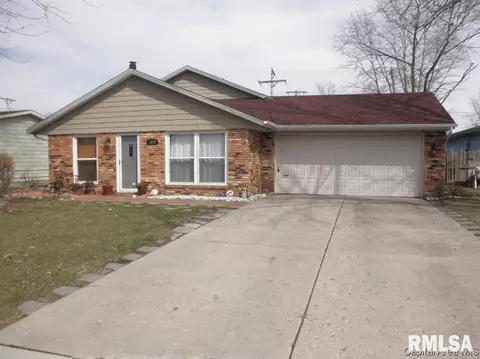 1820 Stonehenge Rd, Springfield, IL 62702 photo 1