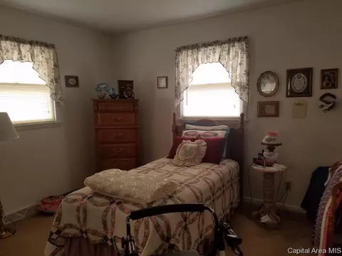 901 W Jackson, Abingdon, IL 61410 photo 7