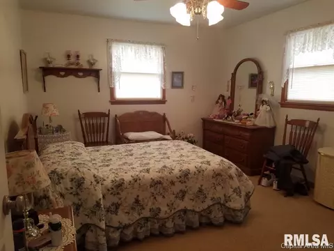 901 W Jackson, Abingdon, IL 61410 photo 5
