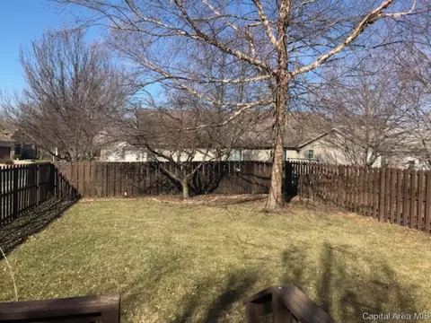 1627 Thornhill Dr, Springfield, IL 62711 photo 13