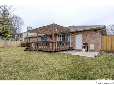 3117 Catalpa Dr, Springfield, IL 62712 photo 2