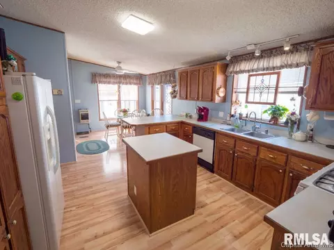 3950 Woodhaven Dr, Springfield, IL 62712 photo 10