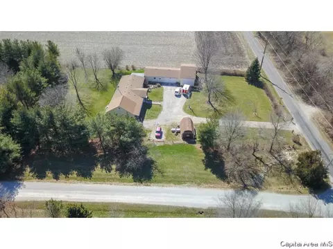 3950 Woodhaven Dr, Springfield, IL 62712 photo 4