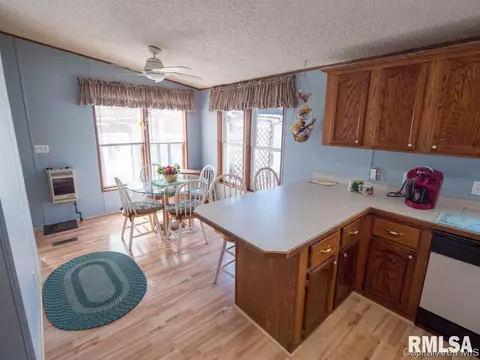 3950 Woodhaven Dr, Springfield, IL 62712 photo 12