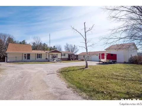 3950 Woodhaven Dr, Springfield, IL 62712 photo 1