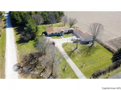 3950 Woodhaven Dr, Springfield, IL 62712 photo 2
