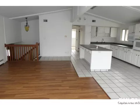 7477 Mechanicsburg Rd, Springfield, IL 62712 photo 2