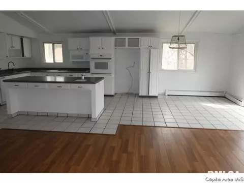 7477 Mechanicsburg Rd, Springfield, IL 62712 photo 5