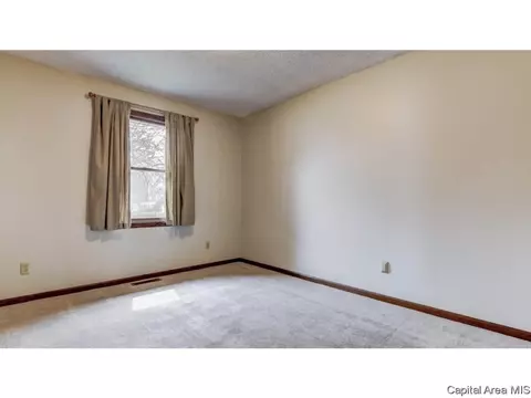 2609 Idlewild Dr, Springfield, IL 62704 photo 24