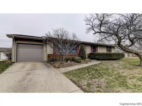 2609 Idlewild Dr, Springfield, IL 62704 photo 2