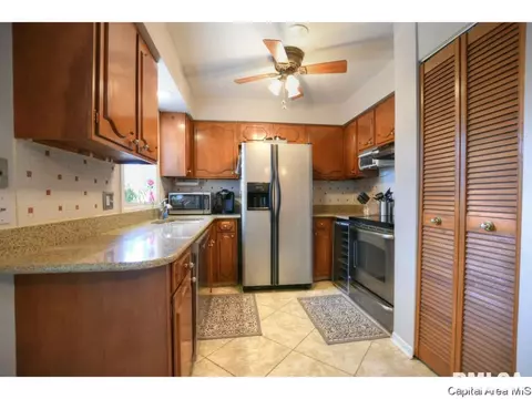 1105 Bedford Rd, Springfield, IL 62704 photo 8