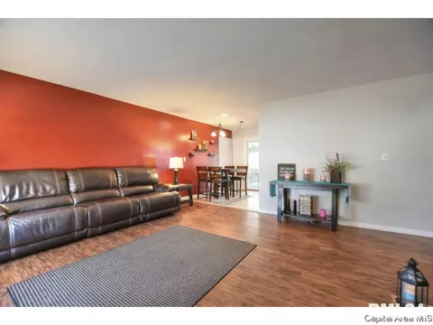 1105 Bedford Rd, Springfield, IL 62704 photo 3