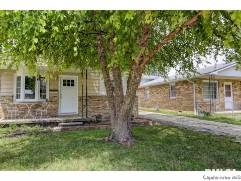 2141 E Keys Ave, Springfield, IL 62702 photo 4
