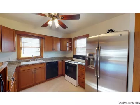 2067 Marland St, Springfield, IL 62702 photo 12