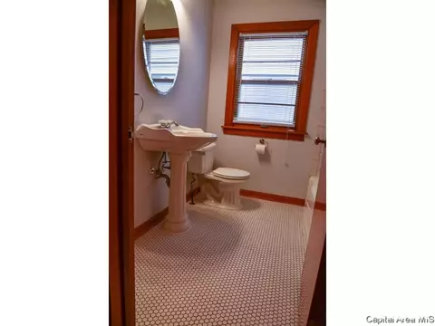 2067 Marland St, Springfield, IL 62702 photo 5