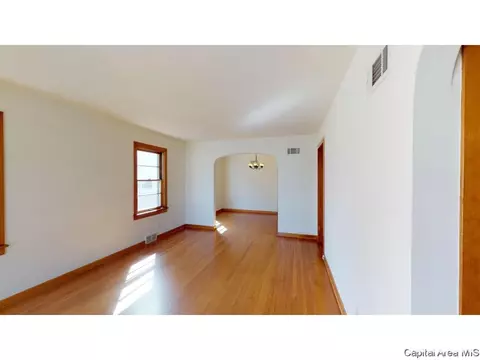 2067 Marland St, Springfield, IL 62702 photo 6
