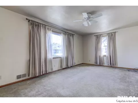 1512 E Keys Ave, Springfield, IL 62702 photo 4