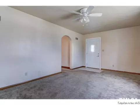 1512 E Keys Ave, Springfield, IL 62702 photo 2