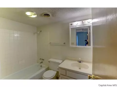 1914 Jeanette Ln #7, Springfield, IL 62702 photo 12