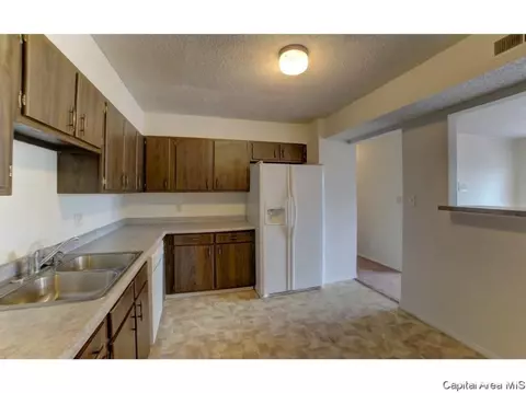 1914 Jeanette Ln #7, Springfield, IL 62702 photo 4