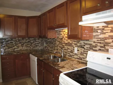 3315 S 5th St, Springfield, IL 62703 photo 9