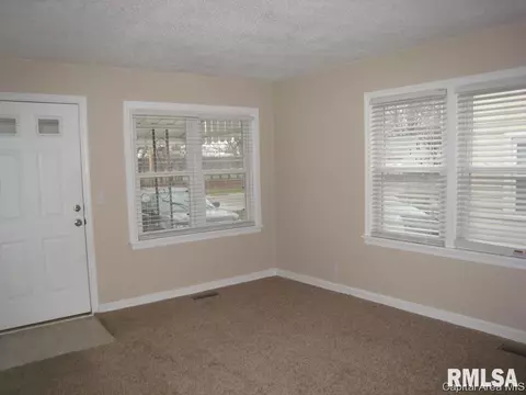 3315 S 5th St, Springfield, IL 62703 photo 2