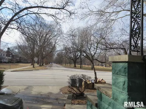 1004 S Walnut, Springfield, IL 62704 photo 2