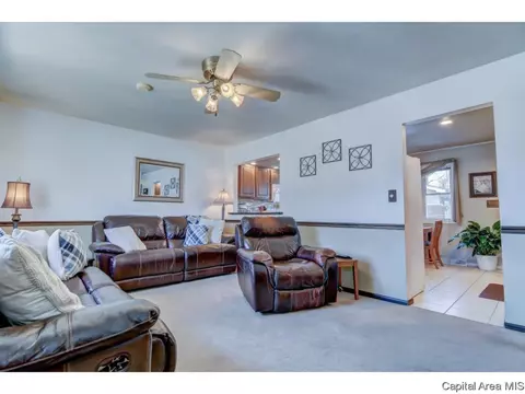1355 Crestview Dr, Springfield, IL 62702 photo 3