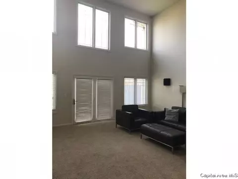 3111 Spring Mill Dr, Springfield, IL 62704 photo 2