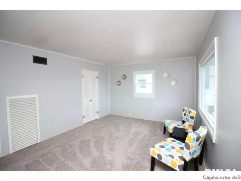 1548 W Washington St, Springfield, IL 62702 photo 2