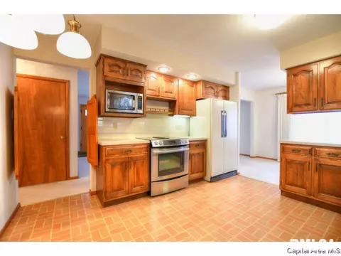 2209 Westview Dr, Springfield, IL 62704 photo 10