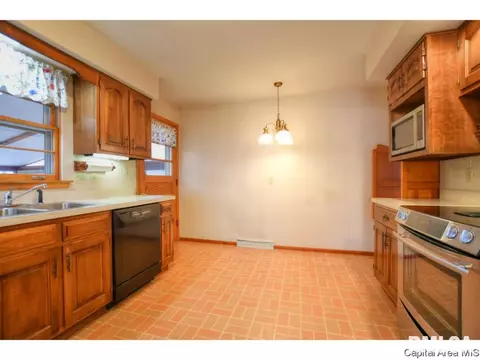 2209 Westview Dr, Springfield, IL 62704 photo 9